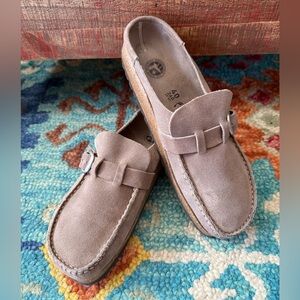 BIRKENSTOCK Buckley Tan Suede 40 (9). Barely worn- excellent condition!